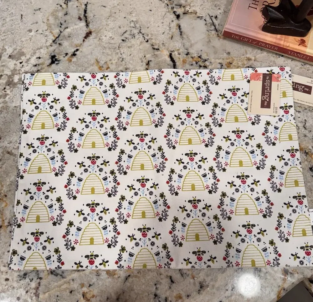 The Spring Shop Set Of 2 Placemats Cream Multi Bee Hive 18” X 13”